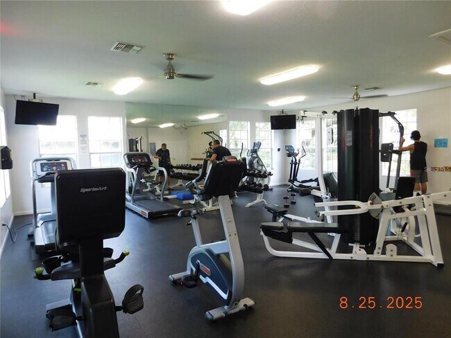 Building Photo - 6100 Stevenson Dr