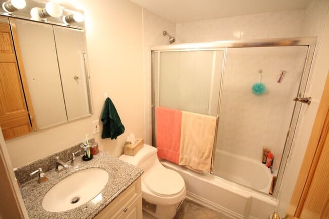 Building Photo - 2 BED WITH PARKING AND LAUNDRY IN UNIT ON THE ALLSTON/BRIGHTON/BROOKLINE LINE