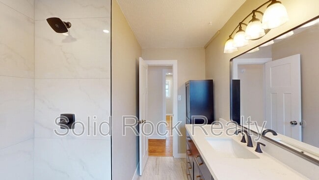 Building Photo - 1810 Yuma St