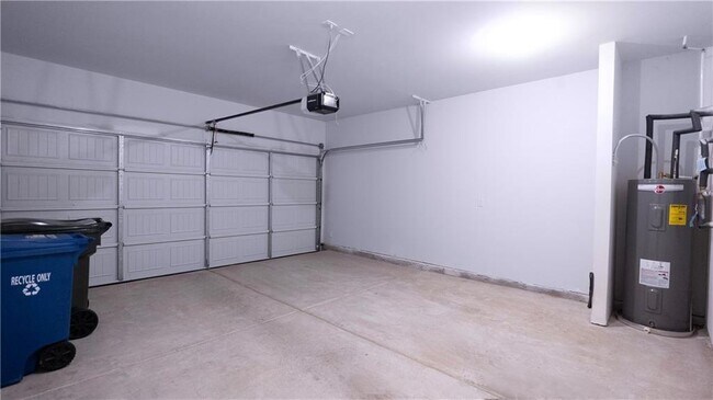 Building Photo - 3675 Abbey Wy