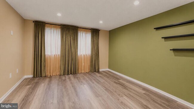 Building Photo - 19105 Willow Spring Dr