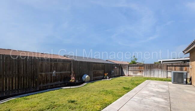Building Photo - 3 Bedroom/2 Bath Home in Tyner Ranch - $22...