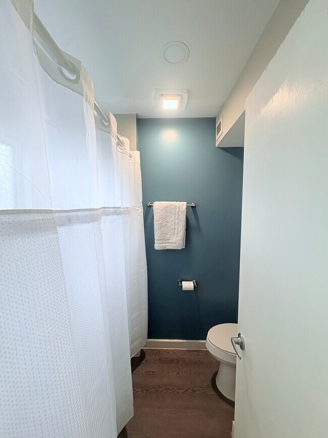 Building Photo - 6705 Great Northern Blvd