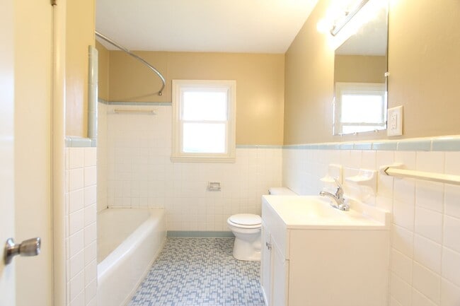 Building Photo - New On The Market! Cute! Cute! Cute! Better Hurry To See This One!!