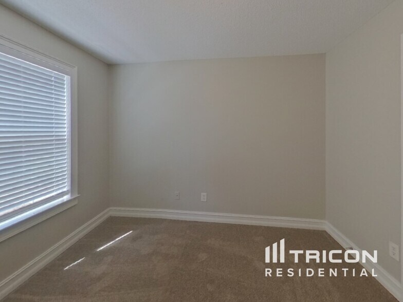 Building Photo - 301 Spivey Ridge Cir