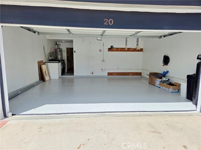 Building Photo - 20 Senisa