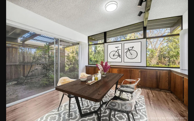 Building Photo - Sprawling 7 bedroom home available for sum...