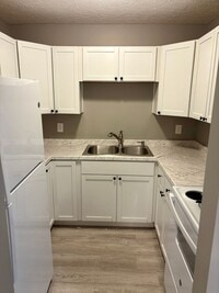 Building Photo - Two Bedroom Condo for rent