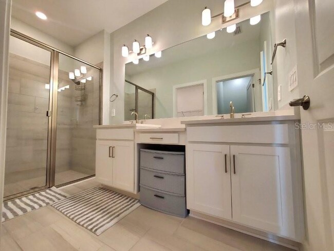 Building Photo - 16087 Ivy Rdg Ct