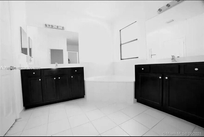 Building Photo - 25341 SW 117th Ave