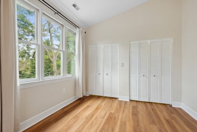 Building Photo - 317 W College Ter