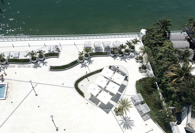 Building Photo - 1000 West Ave