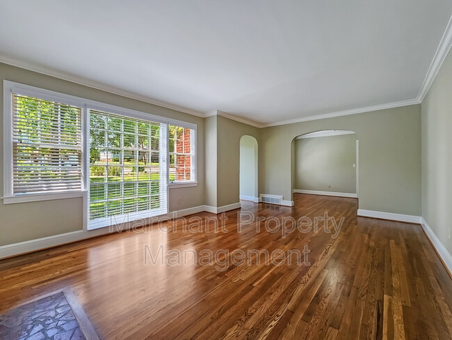 Building Photo - 121 Rockwood Dr