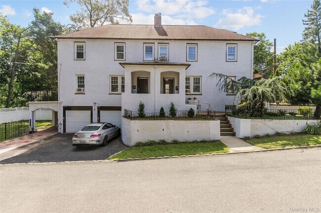Primary Photo - 11 Floyd Pl