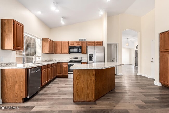 Building Photo - 1517 W Islandia Dr