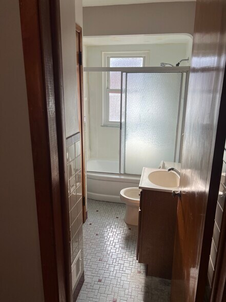 Primary Photo - 6125 Ridge Rd.