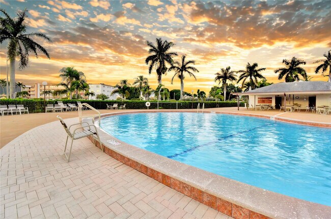 Building Photo - 33 Fanshaw A