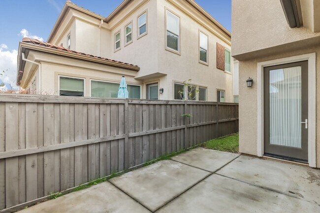 Building Photo - FIRST MONTH'S RENT FREE-Charming 3-Bedroom Home with Office in The Cannery – Davis, CA