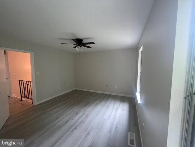 Building Photo - 4200 Gerry Ln
