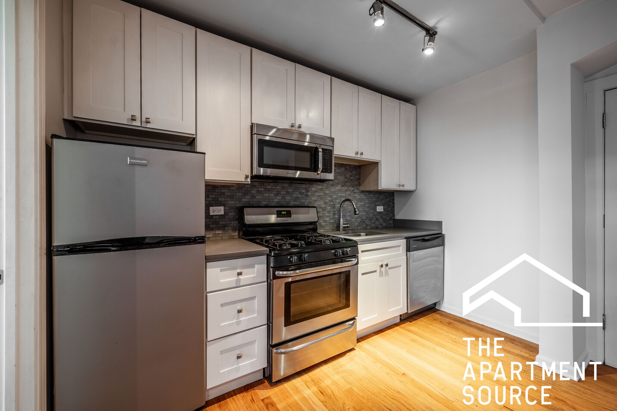 Building Photo - 2838 W Palmer St