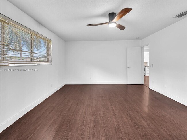 Building Photo - 4500 SW 42nd Terrace