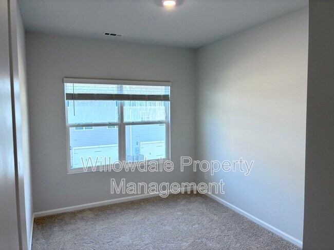 Building Photo - 211 Central Townes Wy