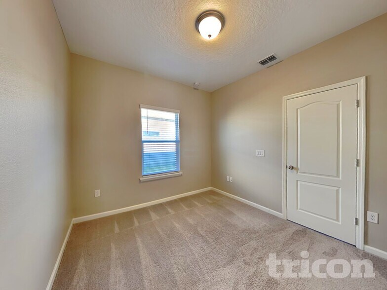 Building Photo - 38 Athens Dr