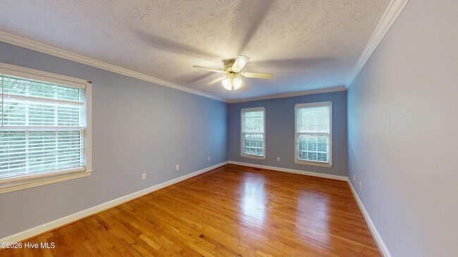 Building Photo - 464 Summerlea Dr