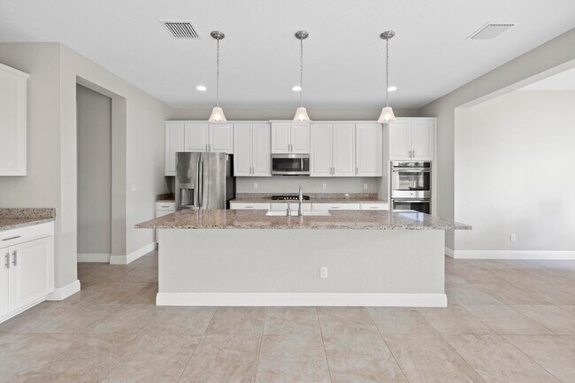 Building Photo - 915 Sweetgrass St