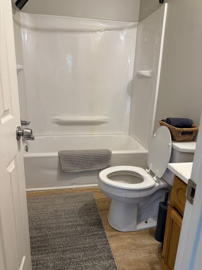 Building Photo - cozy one bedroom