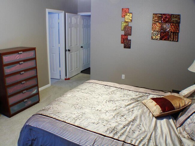 Building Photo - 930 Satellite View