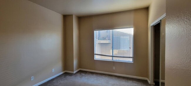 Building Photo - Updated 2 Bed, 2 Bath 2-Story Condo with Garage