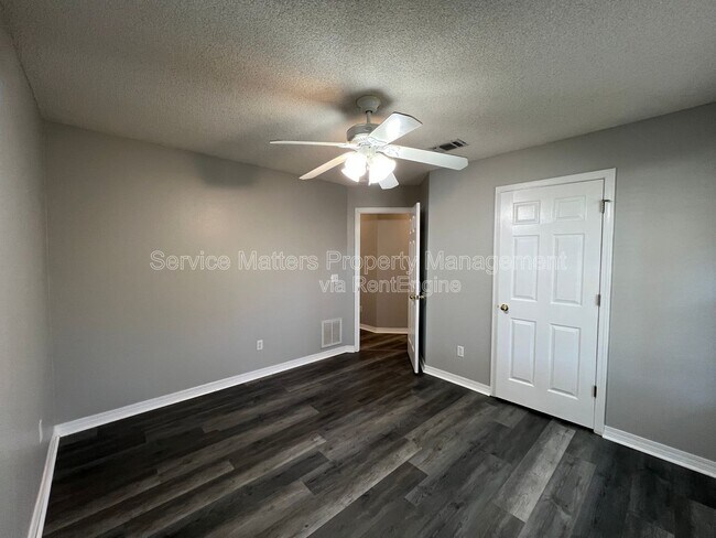 Building Photo - 4830 Timberland Dr