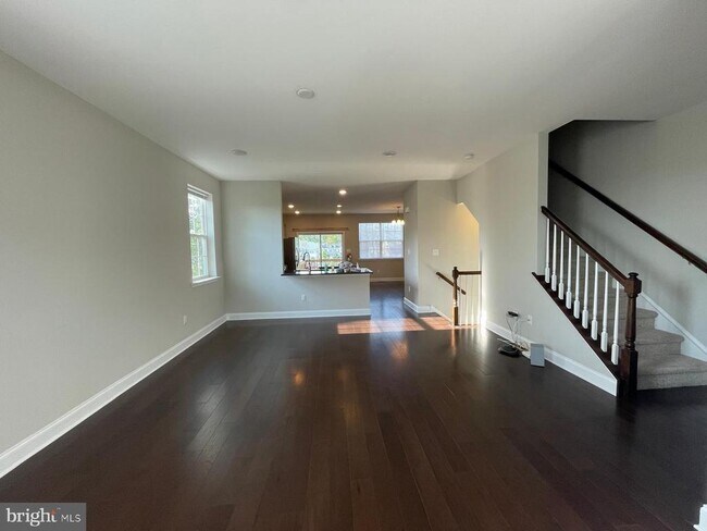 Building Photo - 1101 Hights Farm Rd N