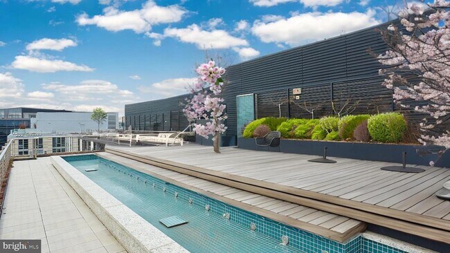 Building Photo - 925 H St NW