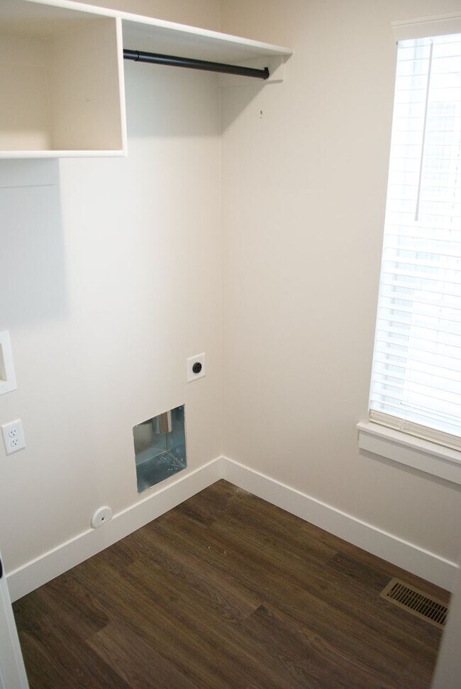 Building Photo - Brand-new 4 Bed, 2.5 Bath Townhome in Idaho Falls!