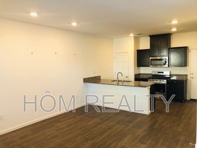 Building Photo - 537 Autumn Breeze Cir