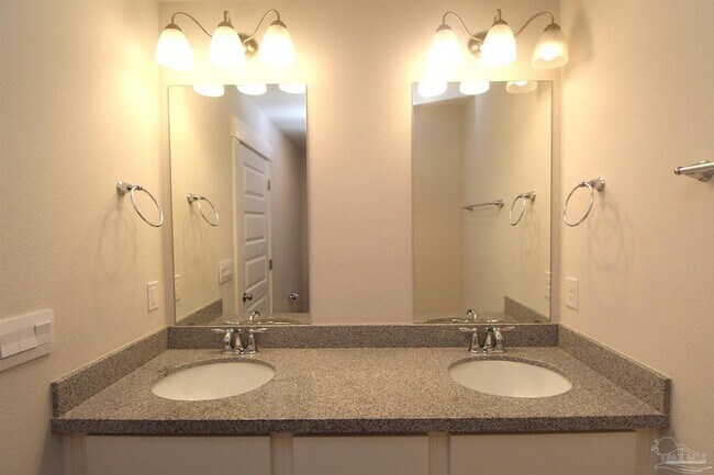 Building Photo - 9434 Nature Creek Ln