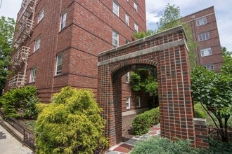 Building Photo - 36 Highland Ave