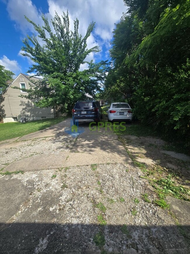 Building Photo - 417 Vogel Dr