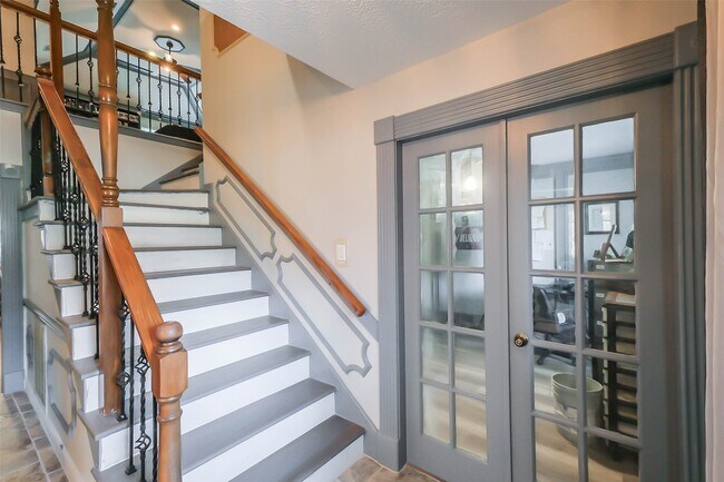 Building Photo - 6906 Pebble Beach Dr