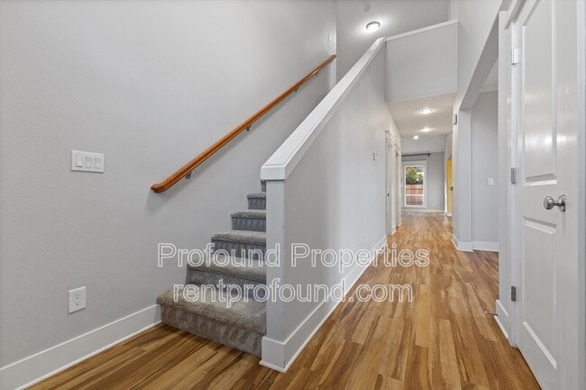 Building Photo - 7909 SW Oviatt Dr