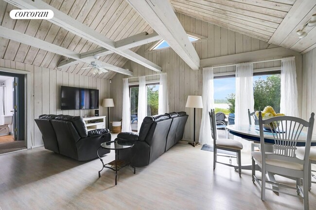 Building Photo - 237 Noyack Rd