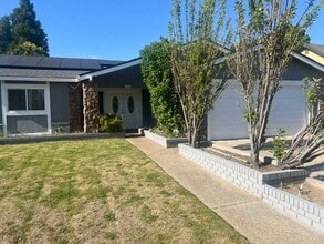 Building Photo - 1385 Wimbledon Ct