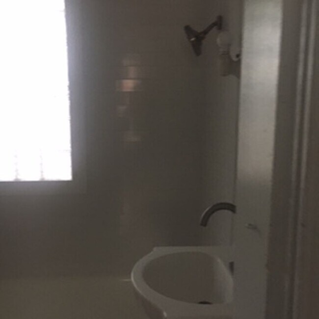 Building Photo - 1354 Forsythe Ave