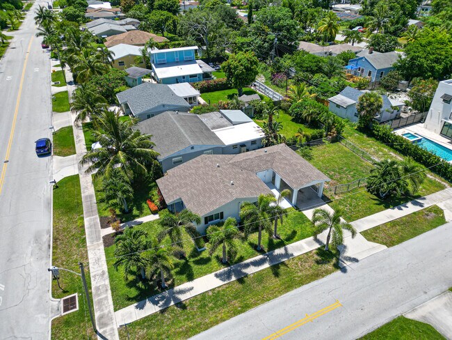 Building Photo - 201 W Ocean Ave