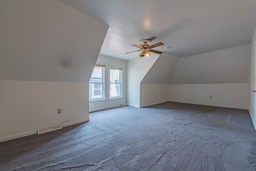 Building Photo - 5552 Black St