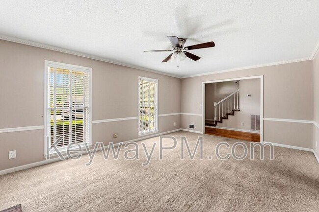 Building Photo - 792 Greenwood Dr