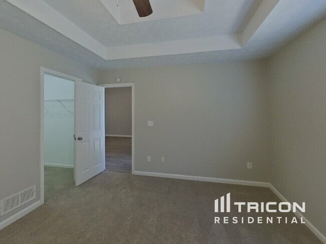 Building Photo - 2252 Red Rose Ln