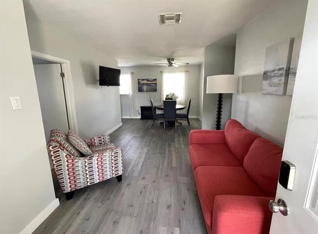 Building Photo - 16900 SW Lincoln St